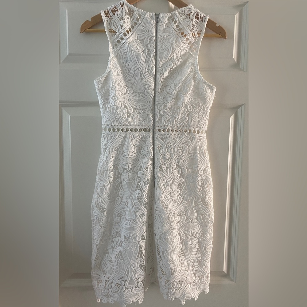 Lulu's White Crochet Lace Bodycon Mini Dress Size S Sleeveless Feminine Romantic - Picture 6 of 10